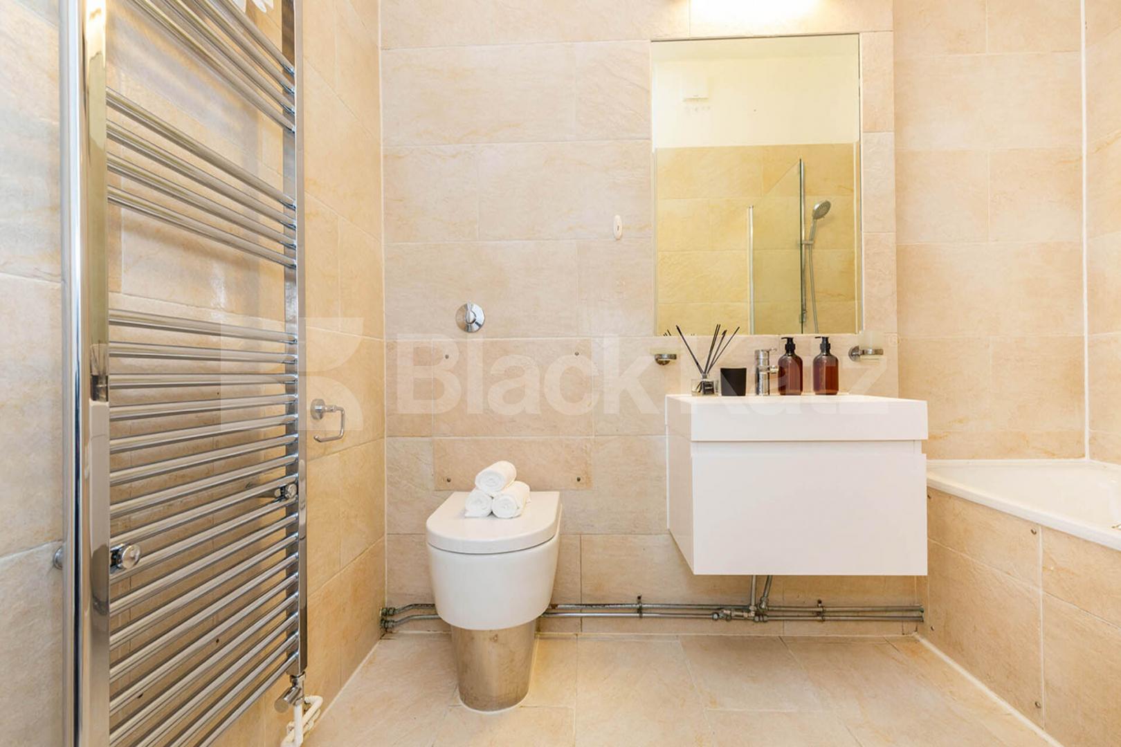 Spacious Live/work warehouse conversion in the trendy Dalston Ability Plaza - Kingsland Road, Dalston